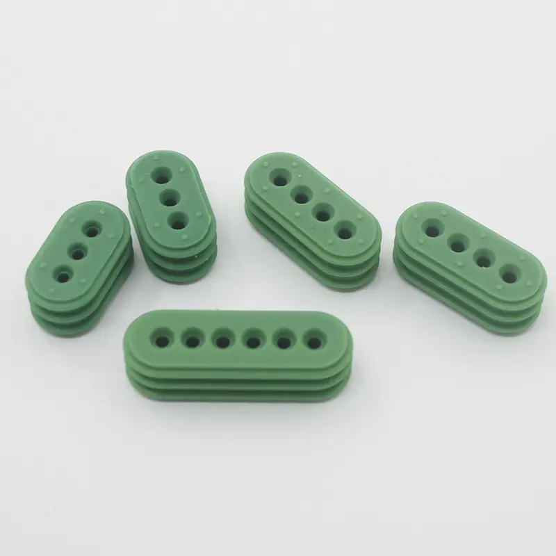 Garnituri de conector verde